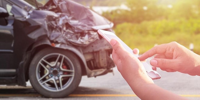 car-vehicle-accident-damage-repair-call-service