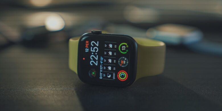 Wristwatch-Apple-Device-Smartwatch-App-Design-Clock